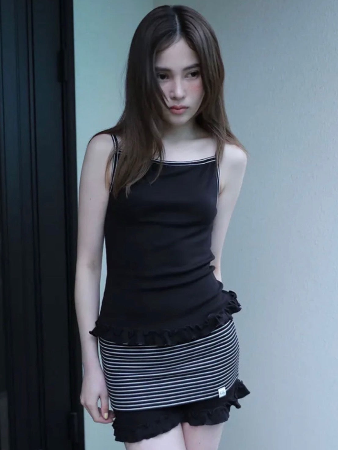 6/15 21:00発売【Uglyshadow】ST FRILL CONTRAST SHORTS