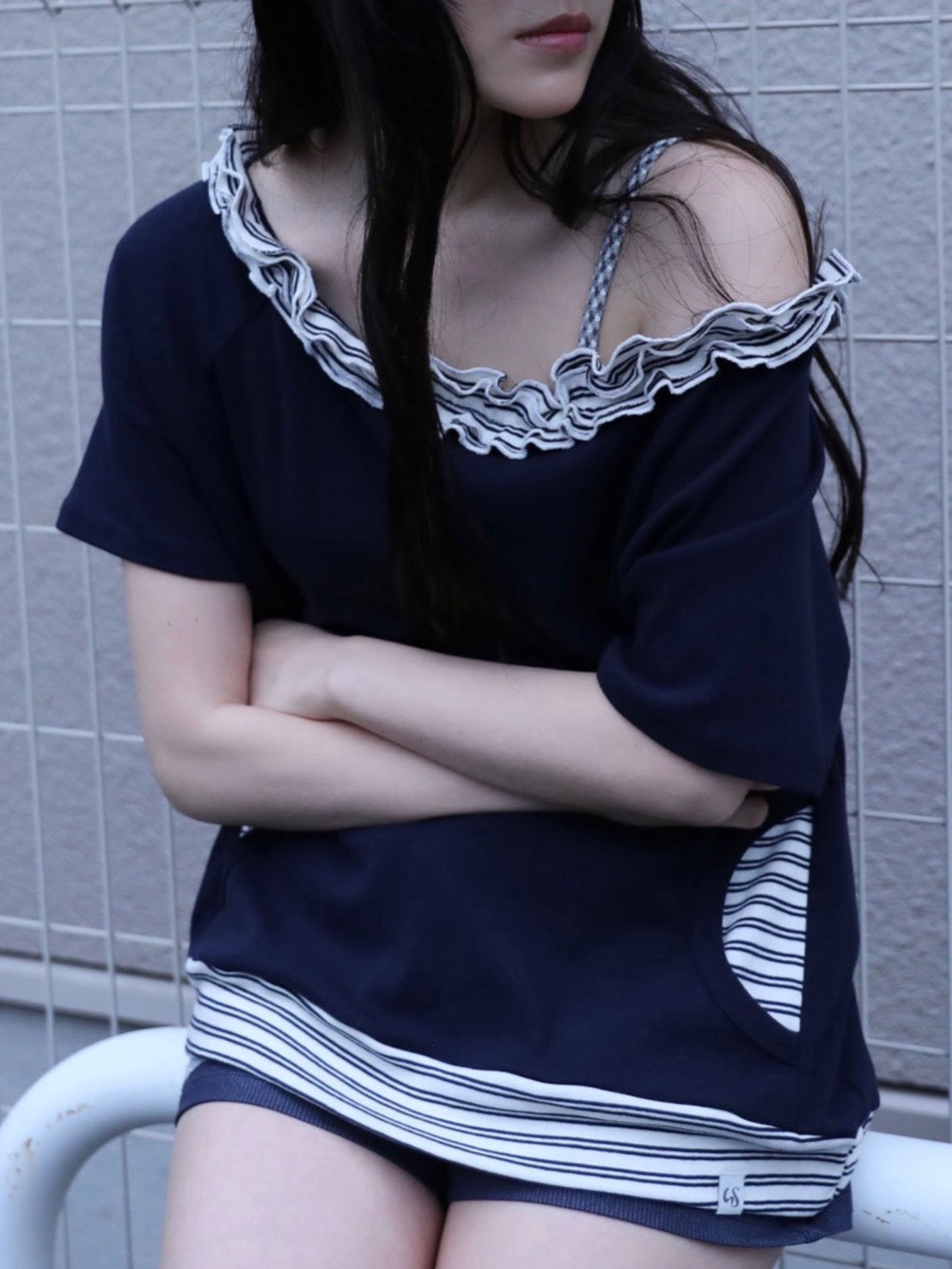 6/15 21:00発売【Uglyshadow】STRIPE FRILL OFF-SHOULDER