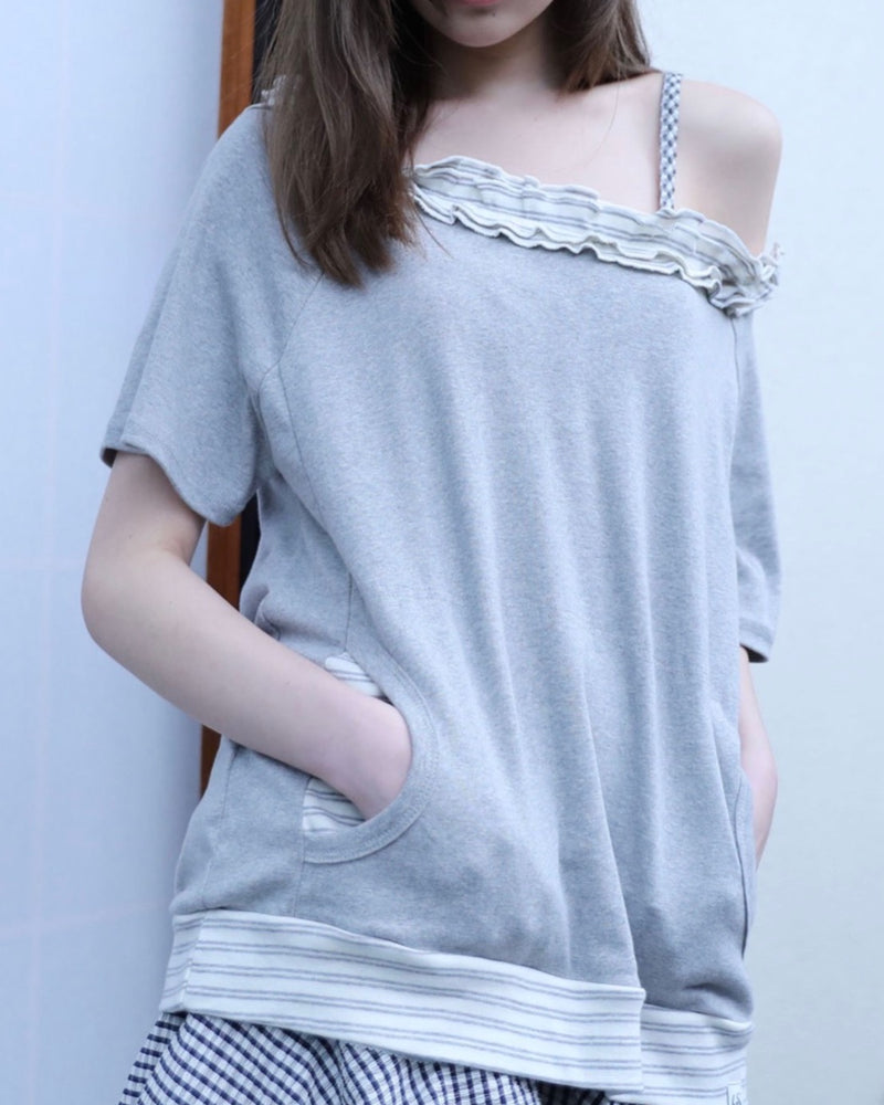 【Uglyshadow】STRIPE FRILL OFF-SHOULDER