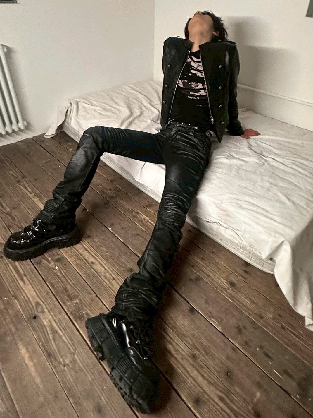 【LECYTO】Shadow Washed Curved Denim Pants