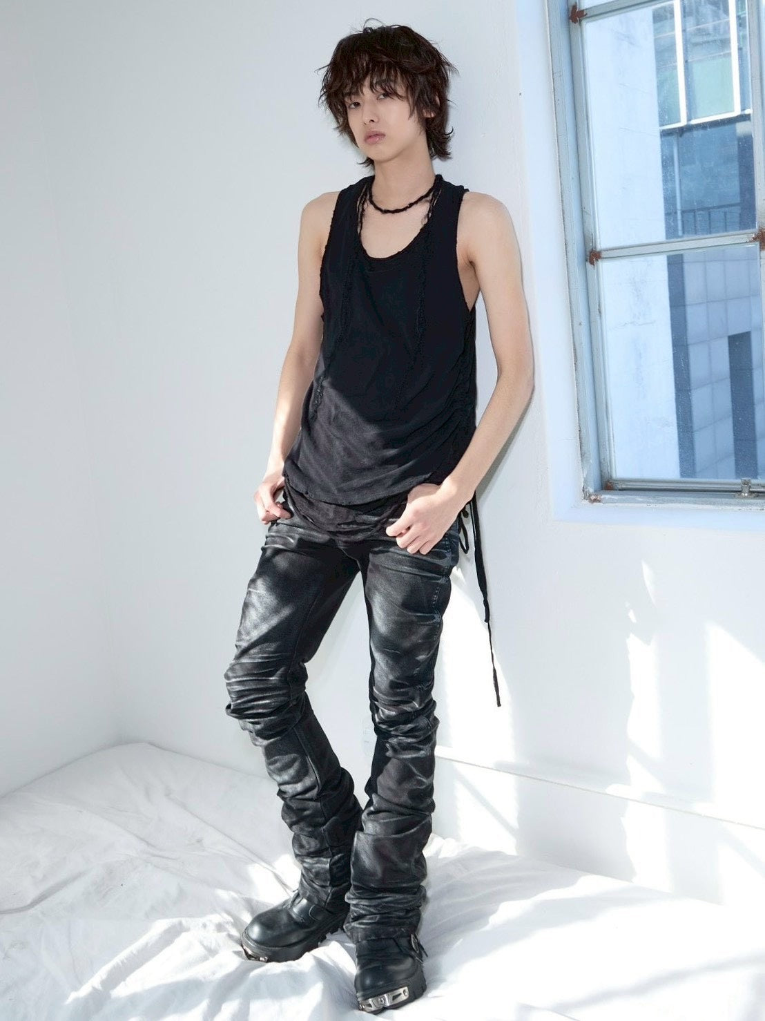 【LECYTO】Shadow Washed Curved Denim Pants