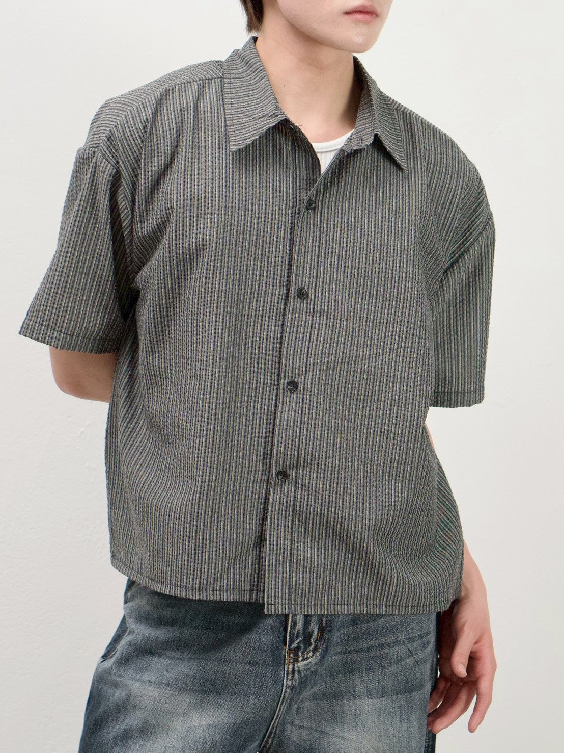 受注制【Chikashitsu +】seersucker crop shirt (2color)