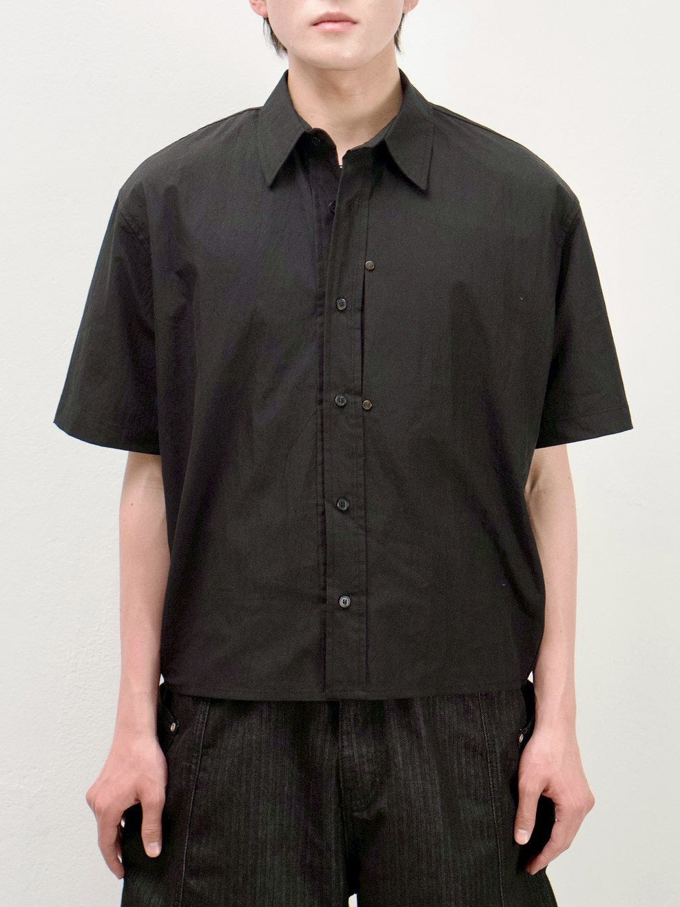 受注制【Chikashitsu +】cropped rivet shirt (3color)