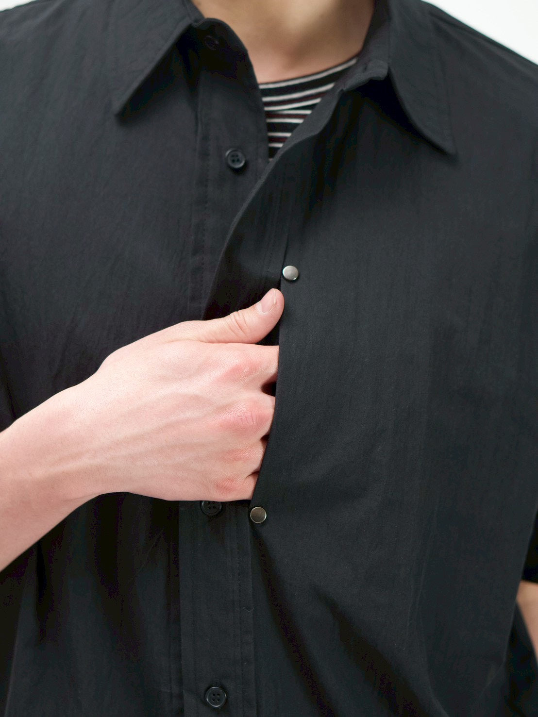 受注制【Chikashitsu +】cropped rivet shirt (3color)