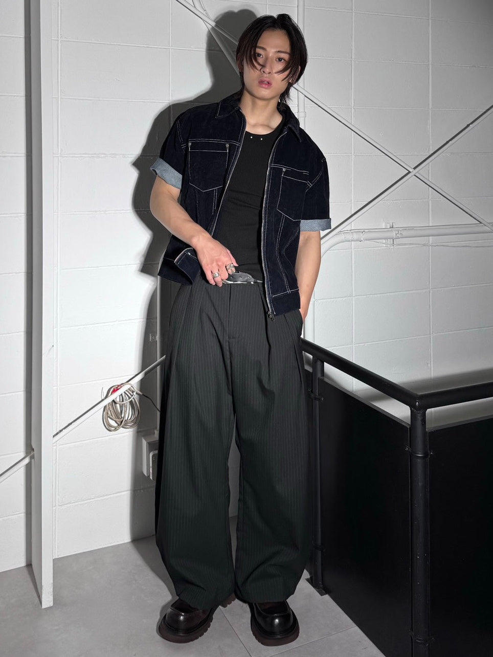 HEP FIVE店WEB限定【Chikashitsu +】double tuck stripe slacks