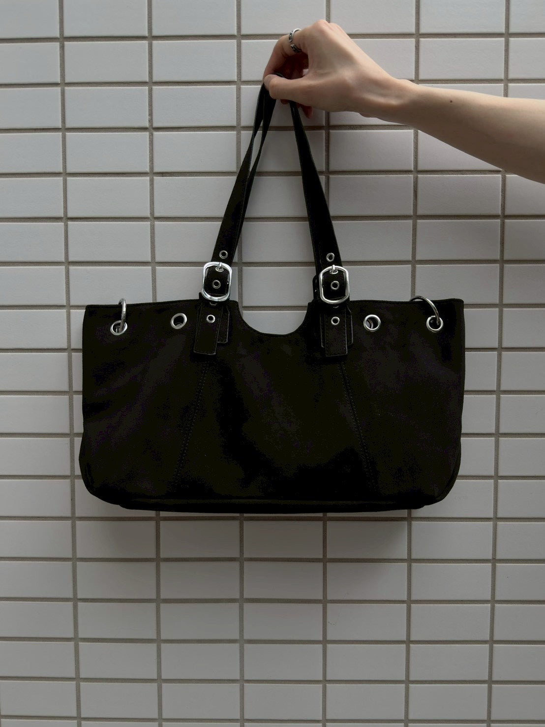 HEP FIVE店WEB限定受注制【Chikashitsu +】eyelet suede shoulder bag (2color)