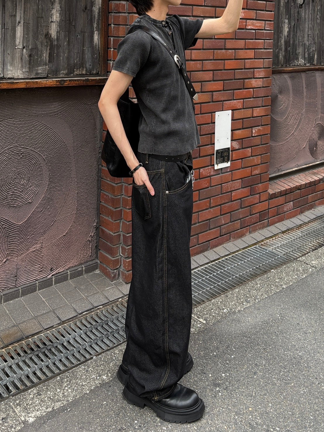 HEP FIVE店WEB限定受注制【Chikashitsu +】pigment wash henley neck knit tee (2color)