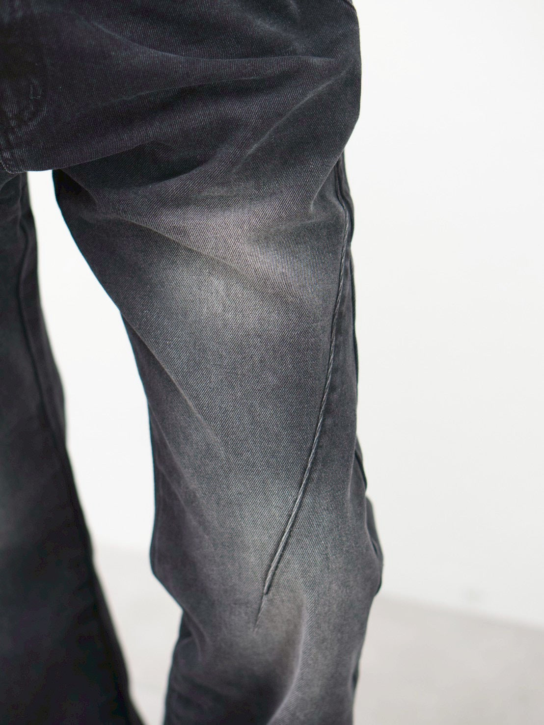 受注制【Chikashitsu +】washed bootscut denim pants(black)