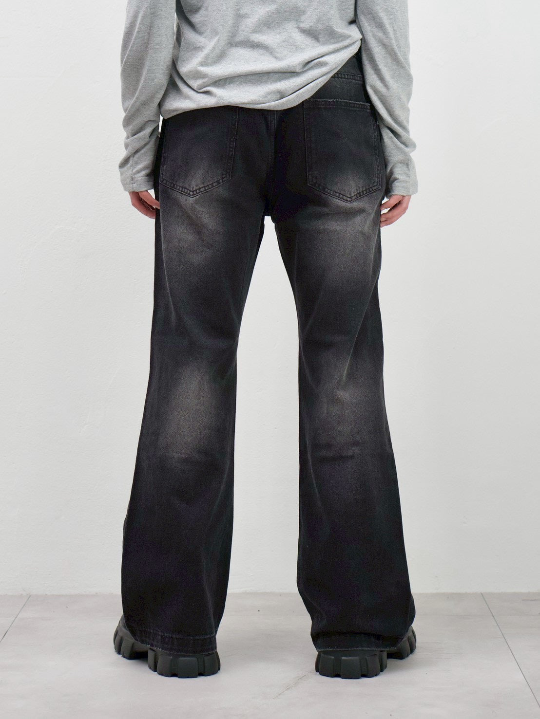 受注制【Chikashitsu +】washed bootscut denim pants(black)