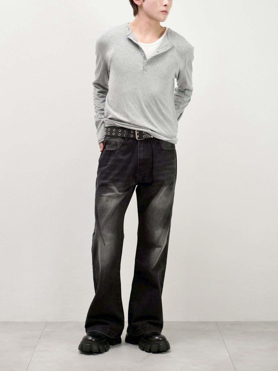 受注制【Chikashitsu +】washed bootscut denim pants(black)