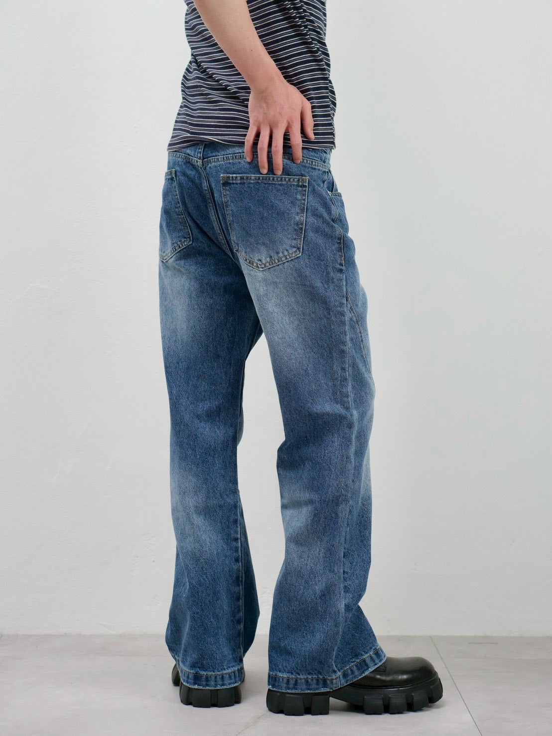 受注制【Chikashitsu +】washed bootscut denim pants(black)