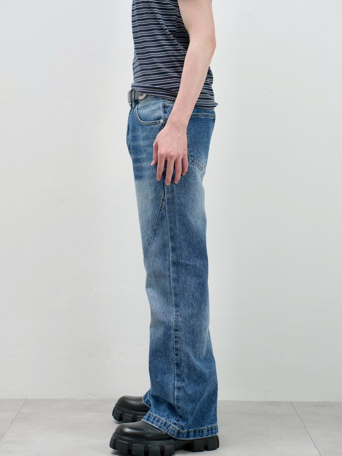 受注制【Chikashitsu +】washed bootscut denim pants(black)