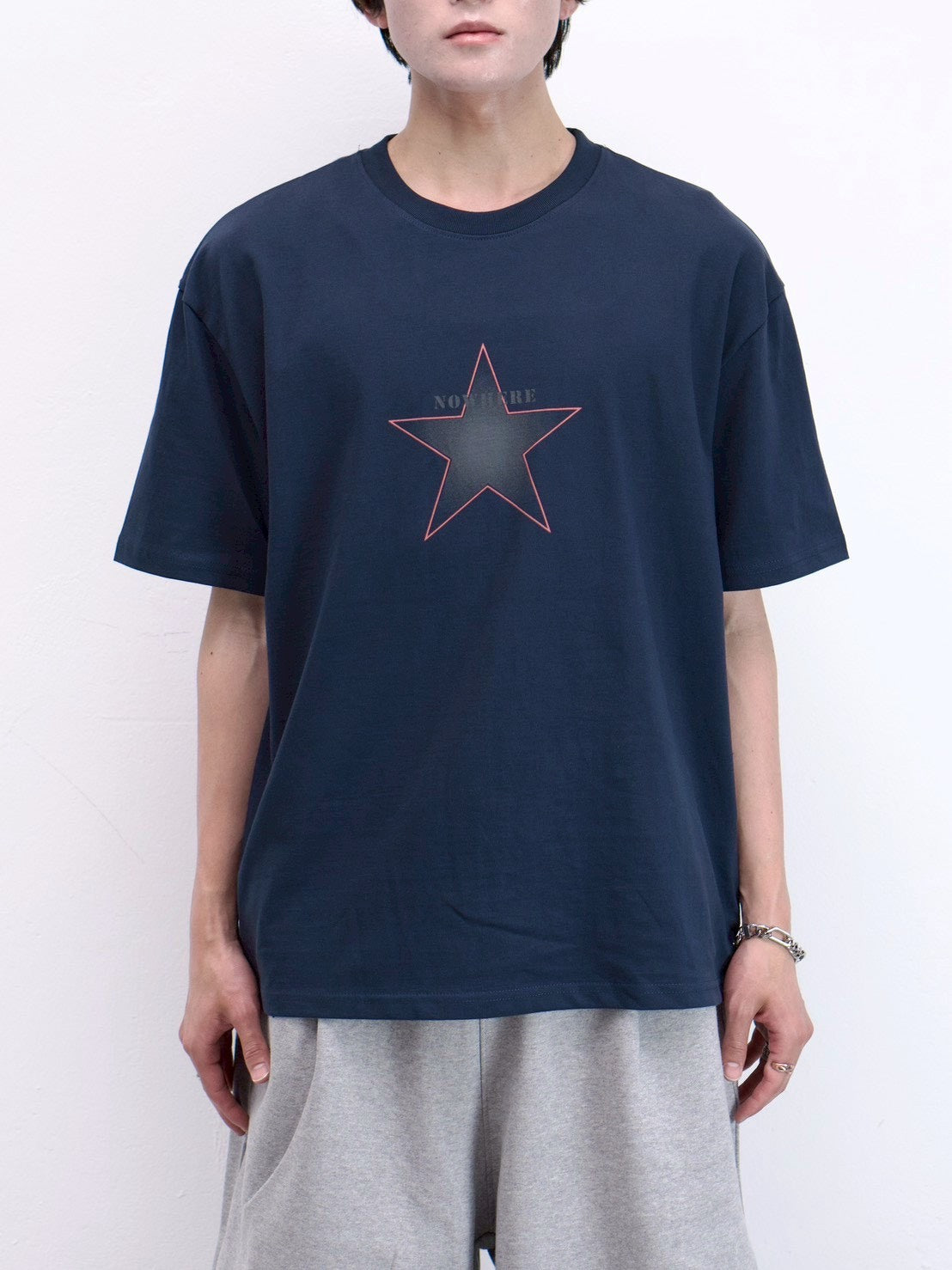 受注制【Chikashitsu +】clean star graphic t-shirt (3color)
