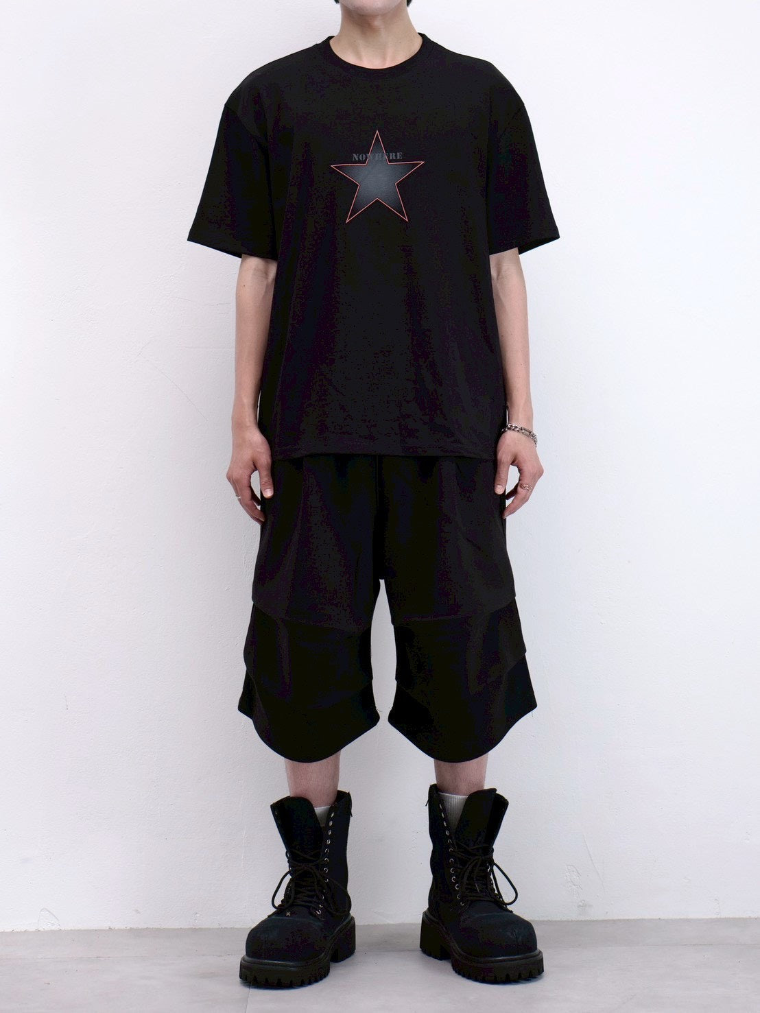 受注制【Chikashitsu +】clean star graphic t-shirt (3color)