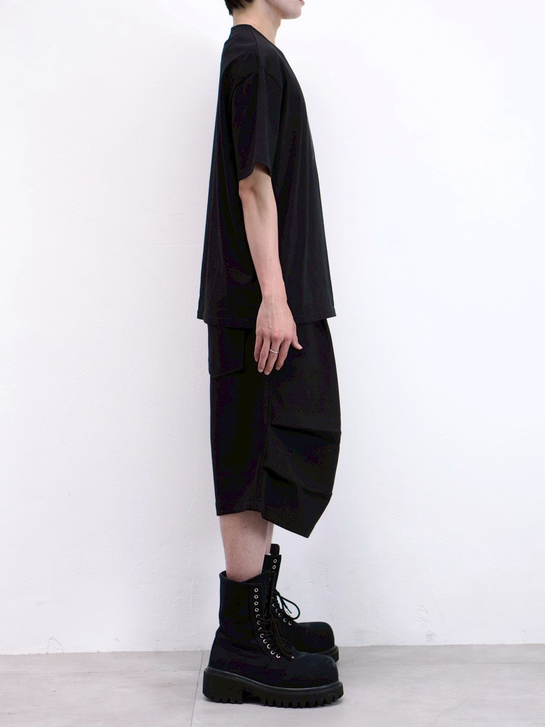 受注制【Chikashitsu +】clean star graphic t-shirt (3color)