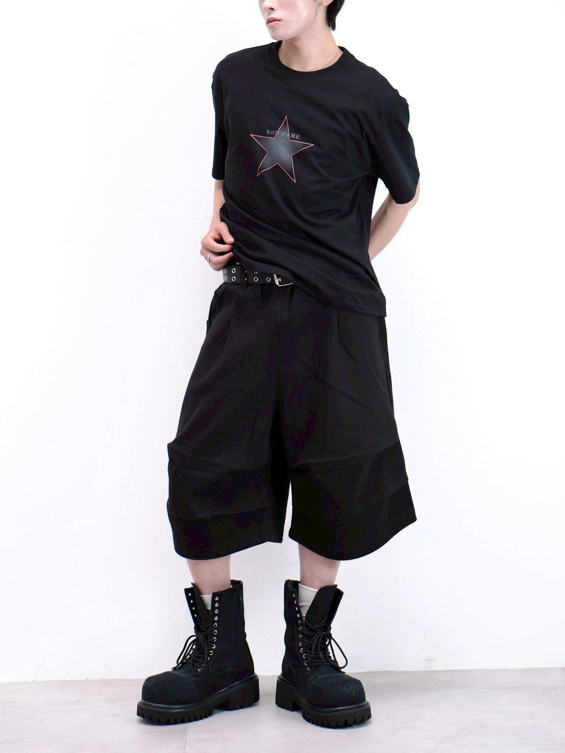 受注制【Chikashitsu +】clean star graphic t-shirt (3color)