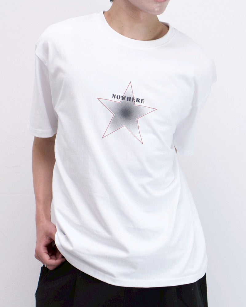 受注制【Chikashitsu +】clean star graphic t-shirt (3color)