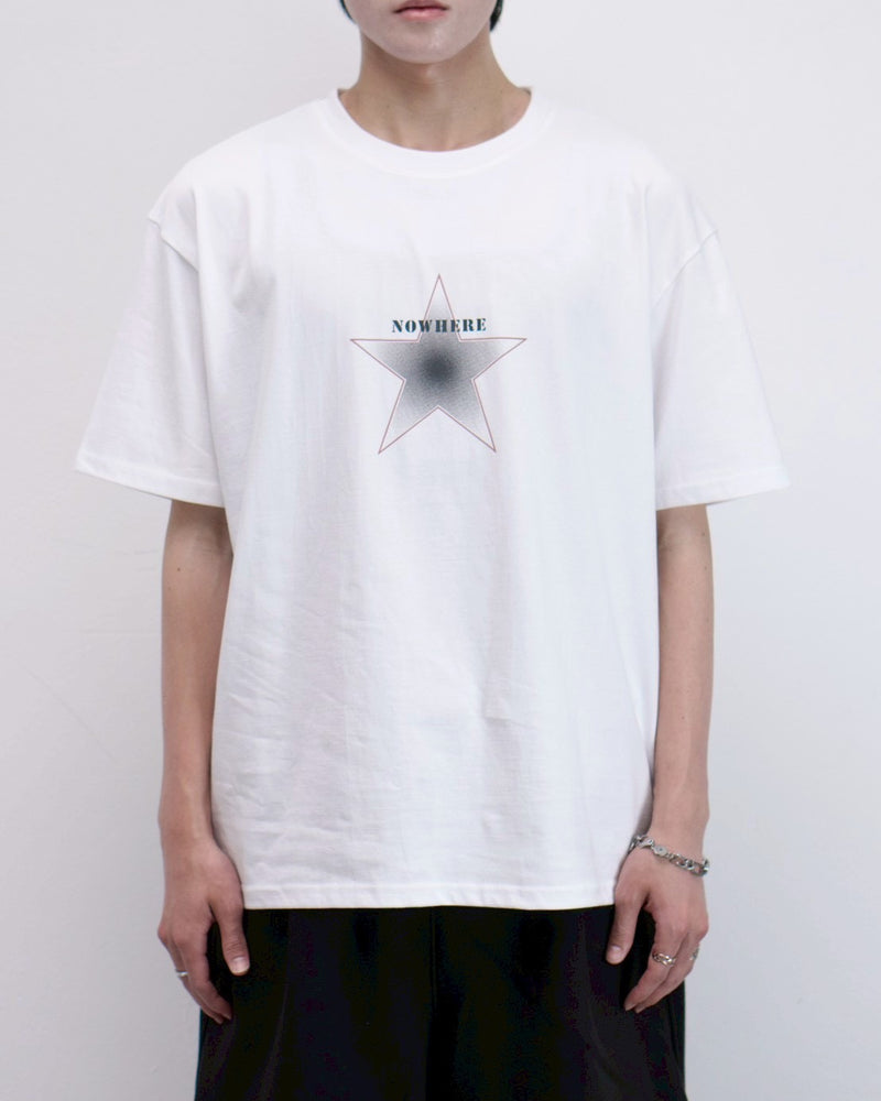 受注制【Chikashitsu +】clean star graphic t-shirt (3color)