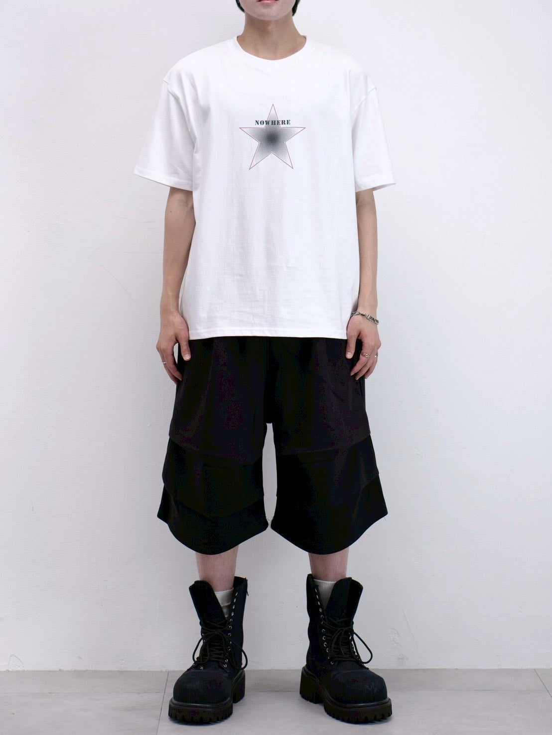 受注制【Chikashitsu +】clean star graphic t-shirt (3color)