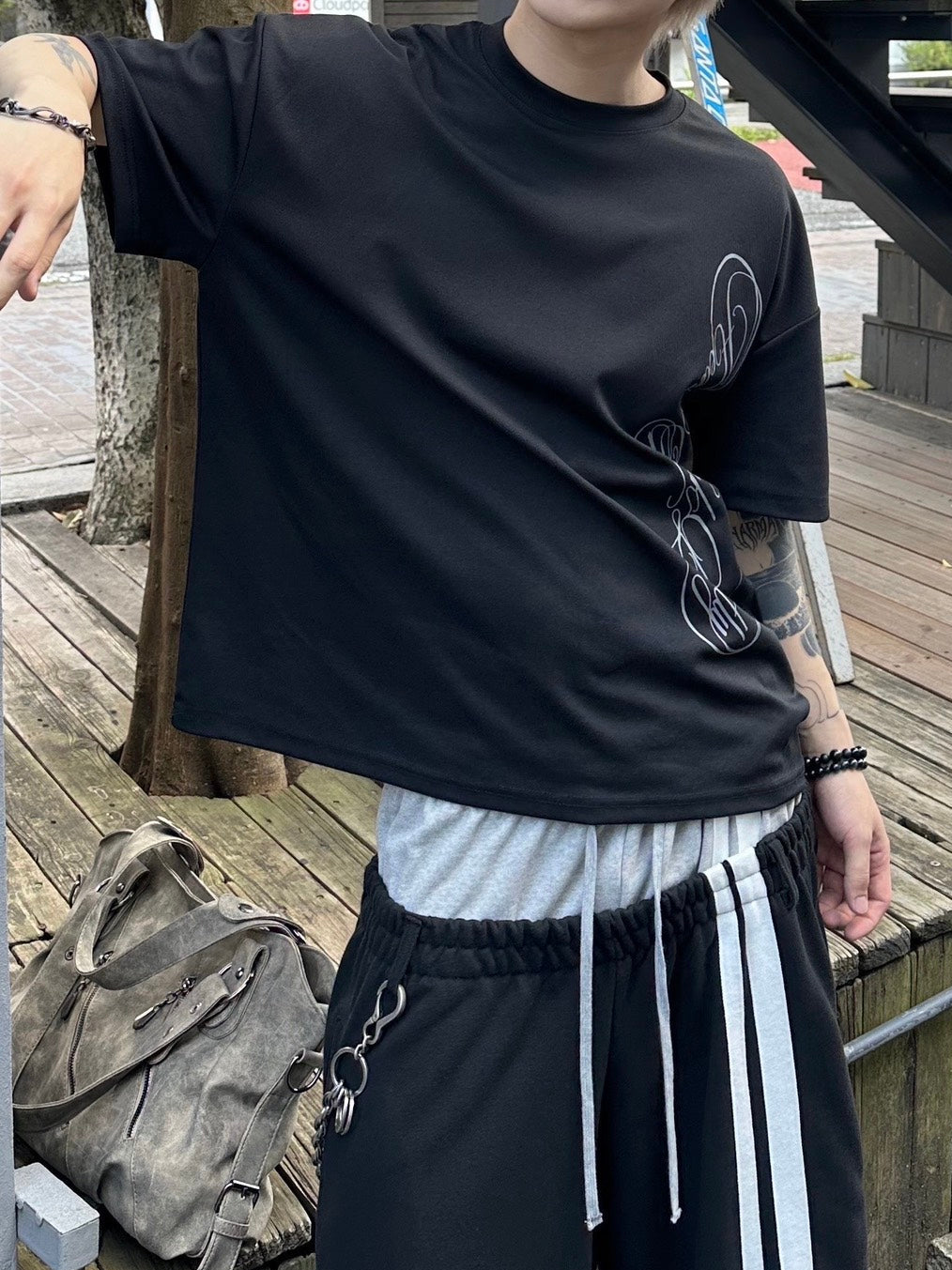 受注制【Chikashitsu +】vertical script crop t-shirt (3color)