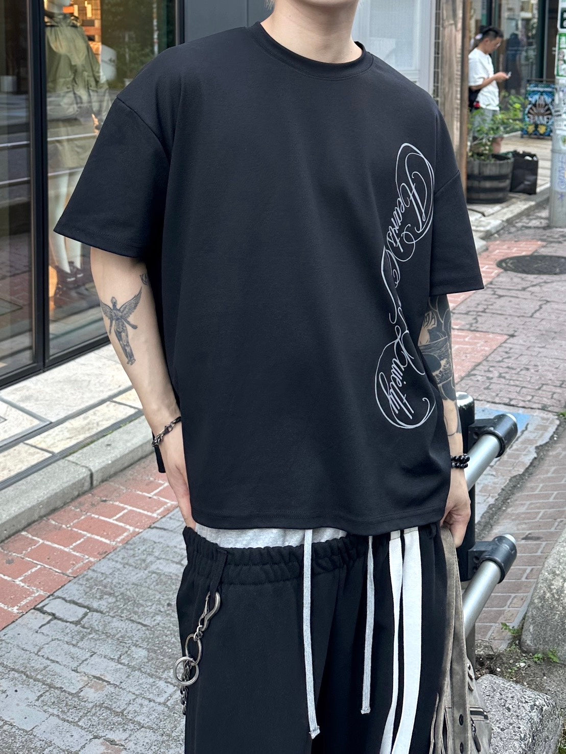 受注制【Chikashitsu +】vertical script crop t-shirt (3color)