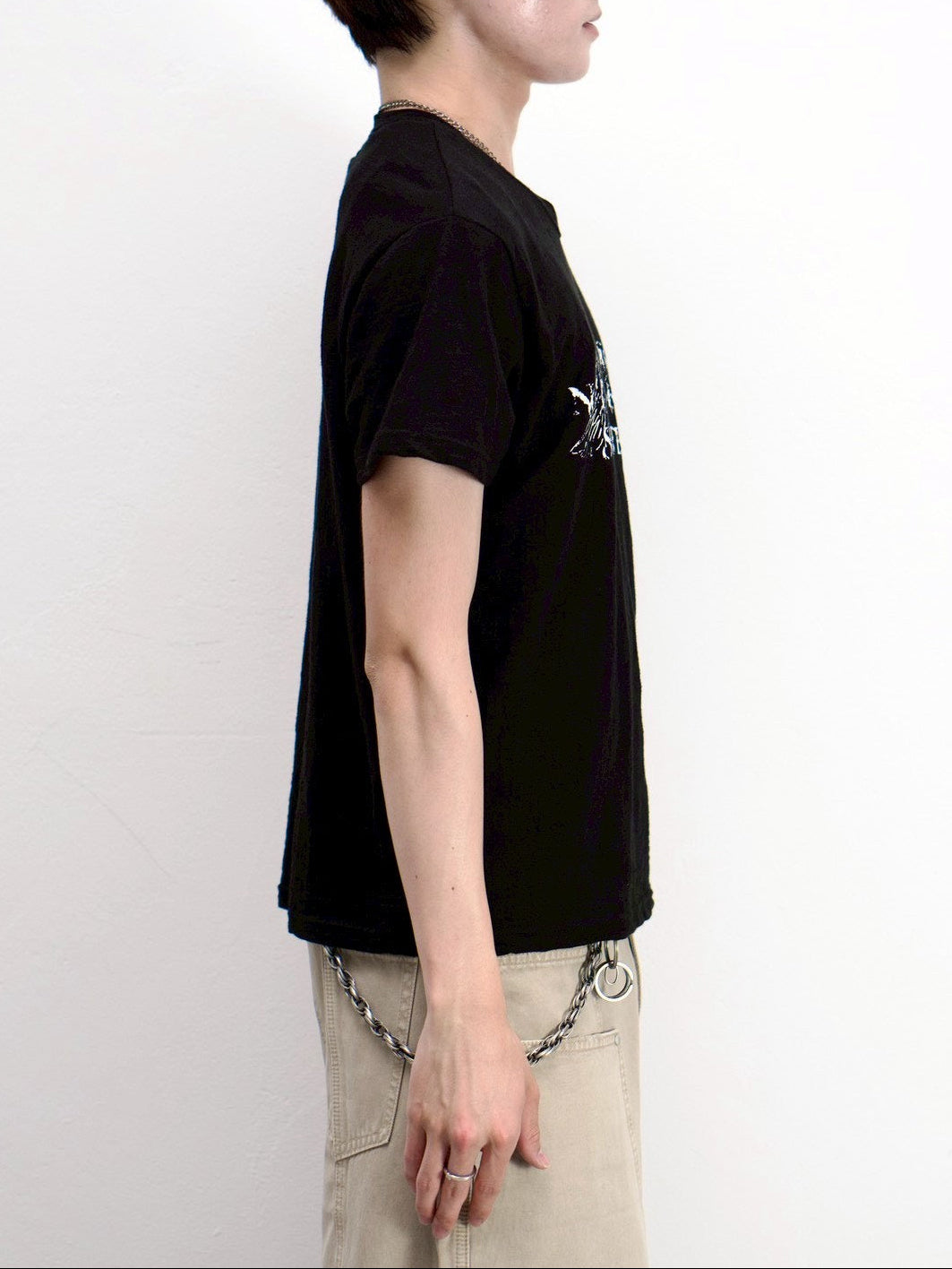 受注制【Chikashitsu +】distorted logo crop t-shirt (2color)