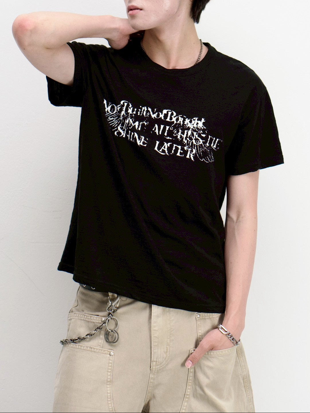 受注制【Chikashitsu +】distorted logo crop t-shirt (2color)
