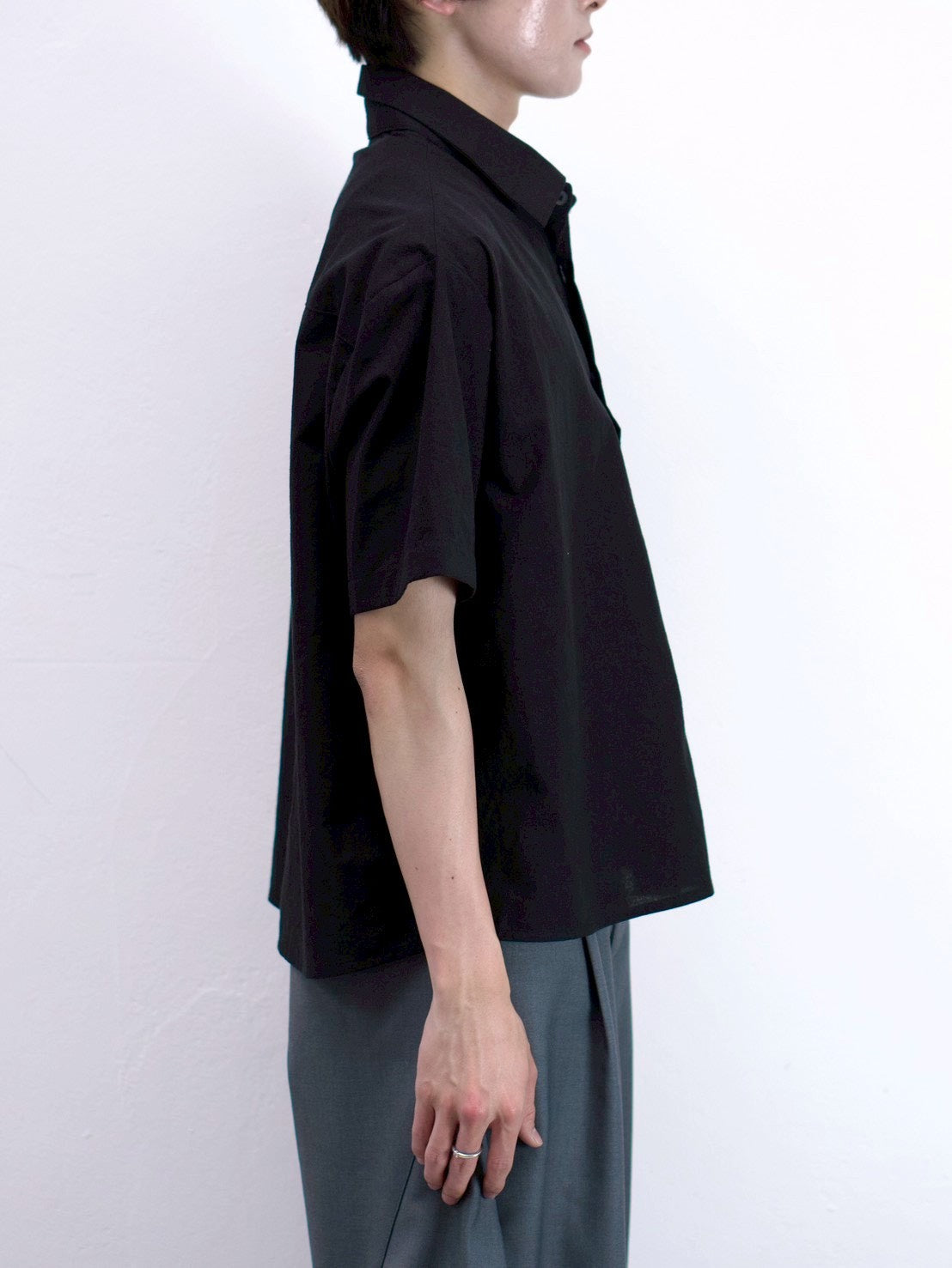 受注制【Chikashitsu +】bio wash cropped half sleeve shirt (3color)