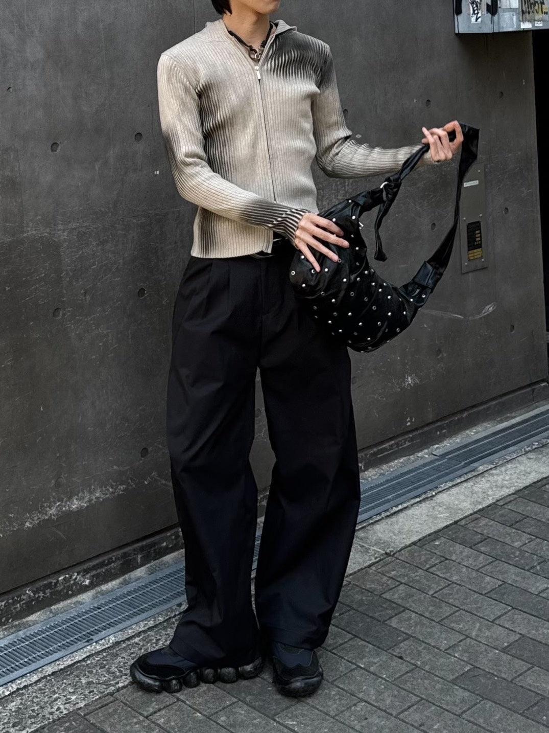 HEP FIVE店WEB限定受注制【Chikashitsu＋】eyelet studs mixed cross bag (2color)
