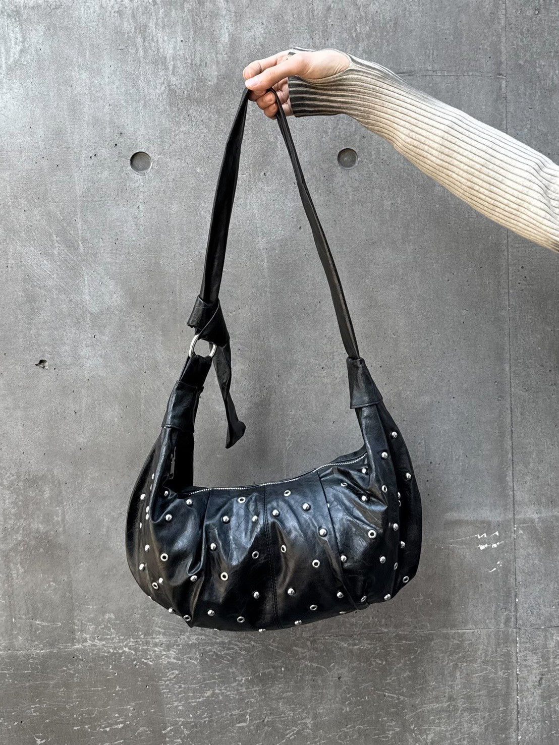 HEP FIVE店WEB限定受注制【Chikashitsu＋】eyelet studs mixed cross bag (2color)