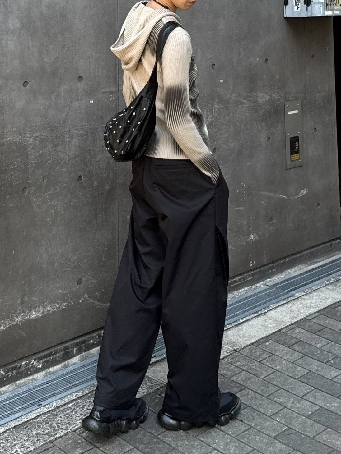 HEP FIVE店WEB限定受注制【Chikashitsu＋】eyelet studs mixed cross bag (2color)