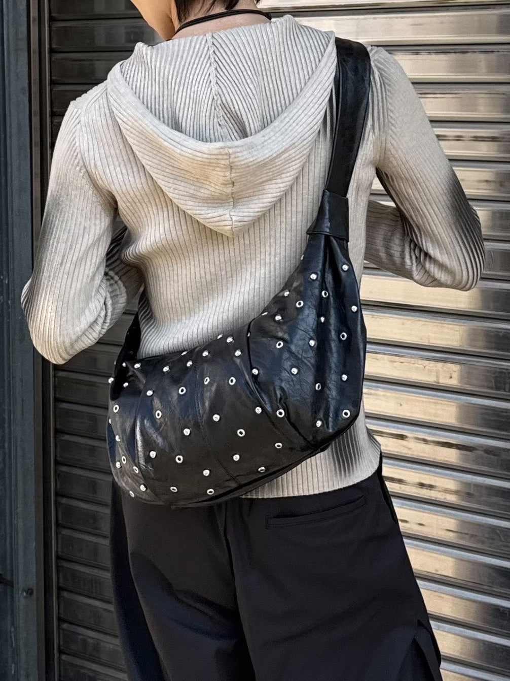 HEP FIVE店WEB限定受注制【Chikashitsu＋】eyelet studs mixed cross bag (2color)