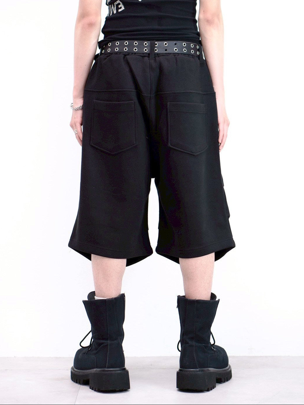 受注制【Chikashitsu +】volume tuck bermuda sweat pants (2color)