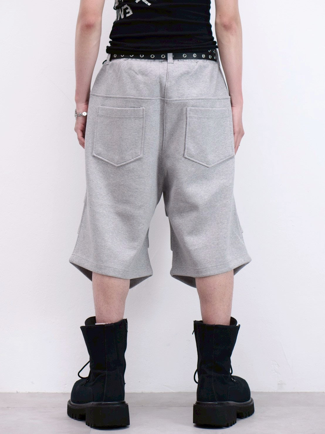 受注制【Chikashitsu +】volume tuck bermuda sweat pants (2color)