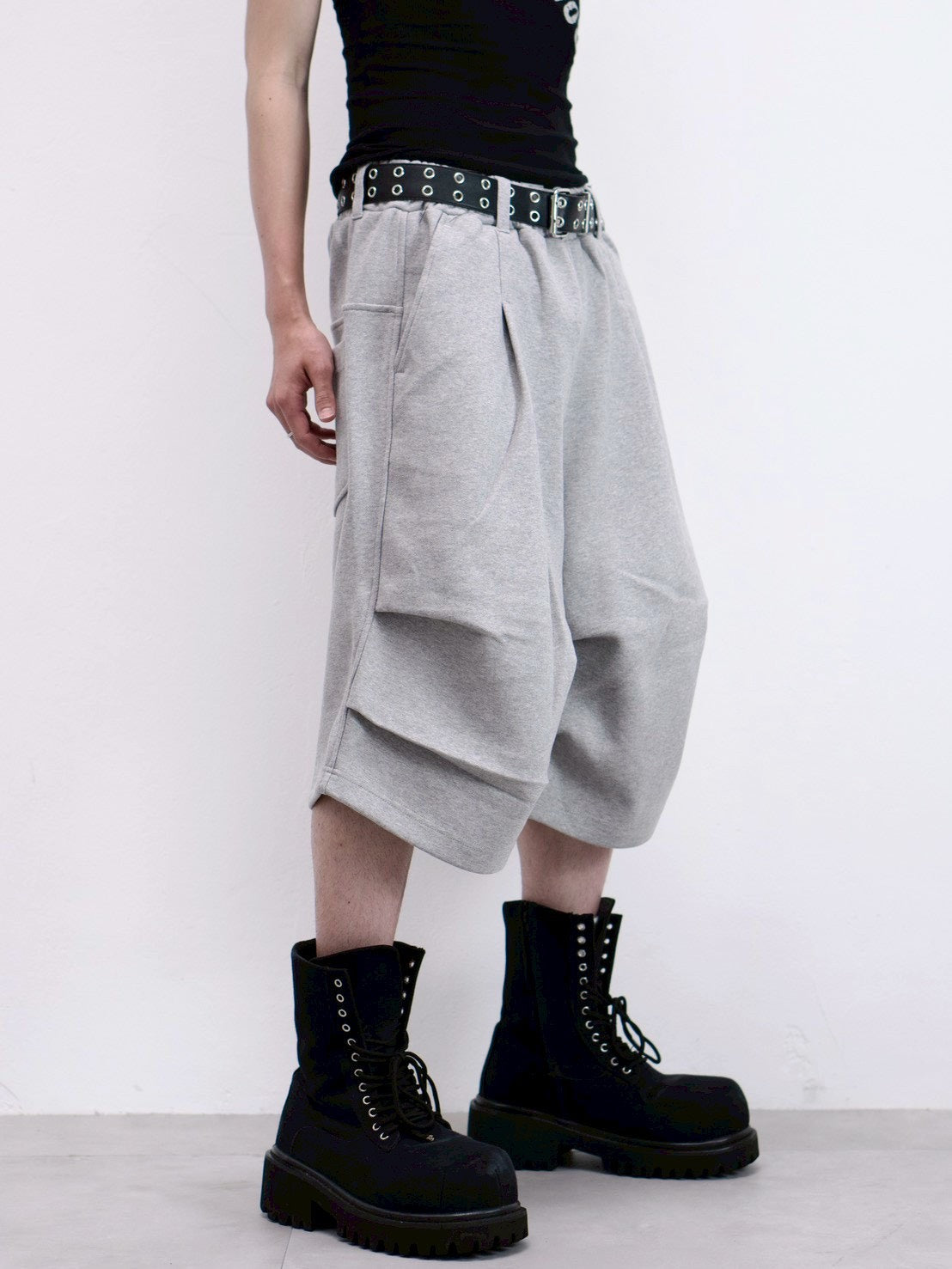 受注制【Chikashitsu +】volume tuck bermuda sweat pants (2color)