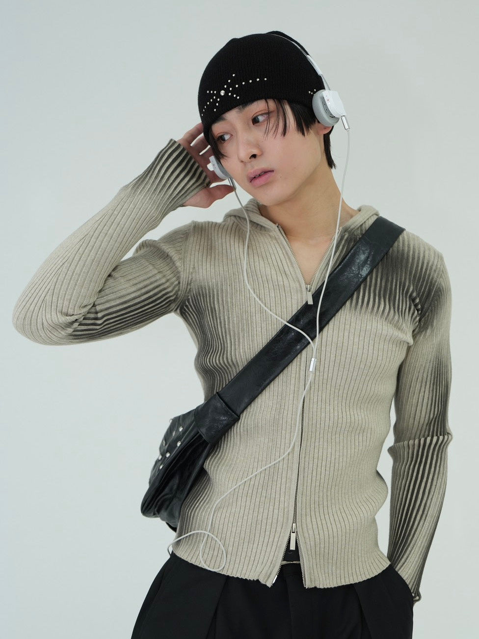 受注制【Chikashitsu +】stella studs knit beanie
