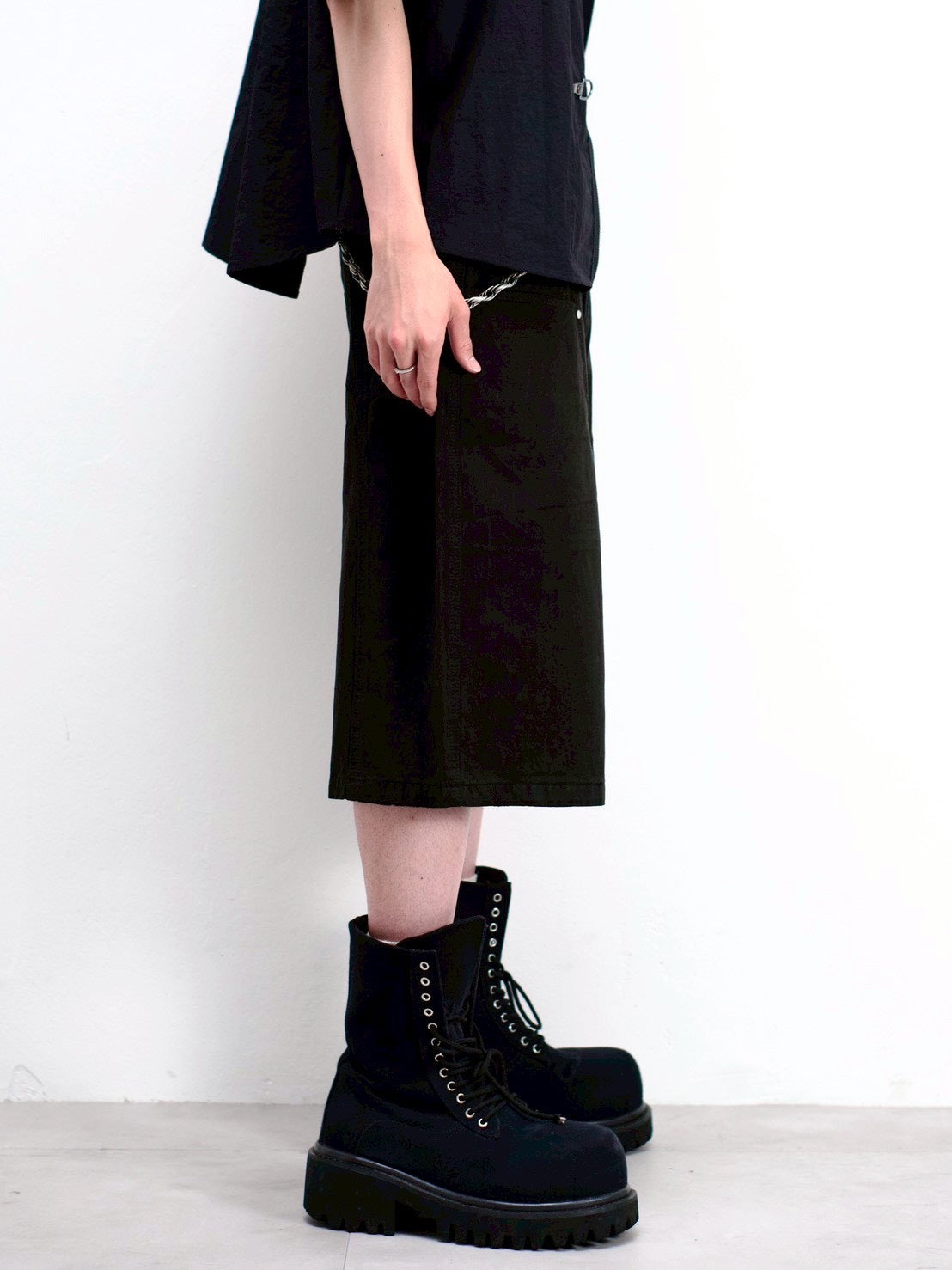 受注制【Chikashitsu +】wide carpenter bermuda pants (2color)