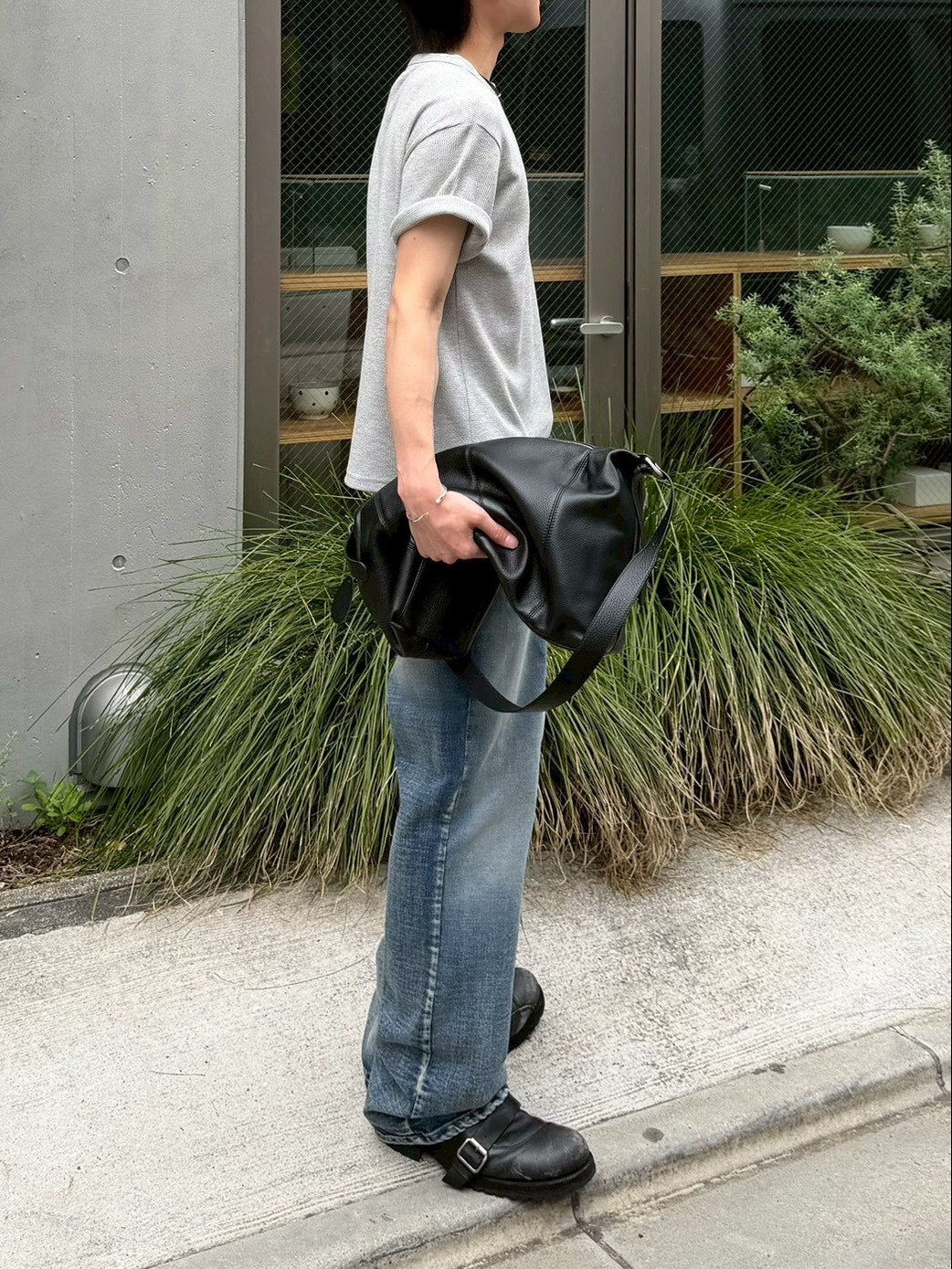 受注制【Chikashitsu +】brush wash flare denim pants