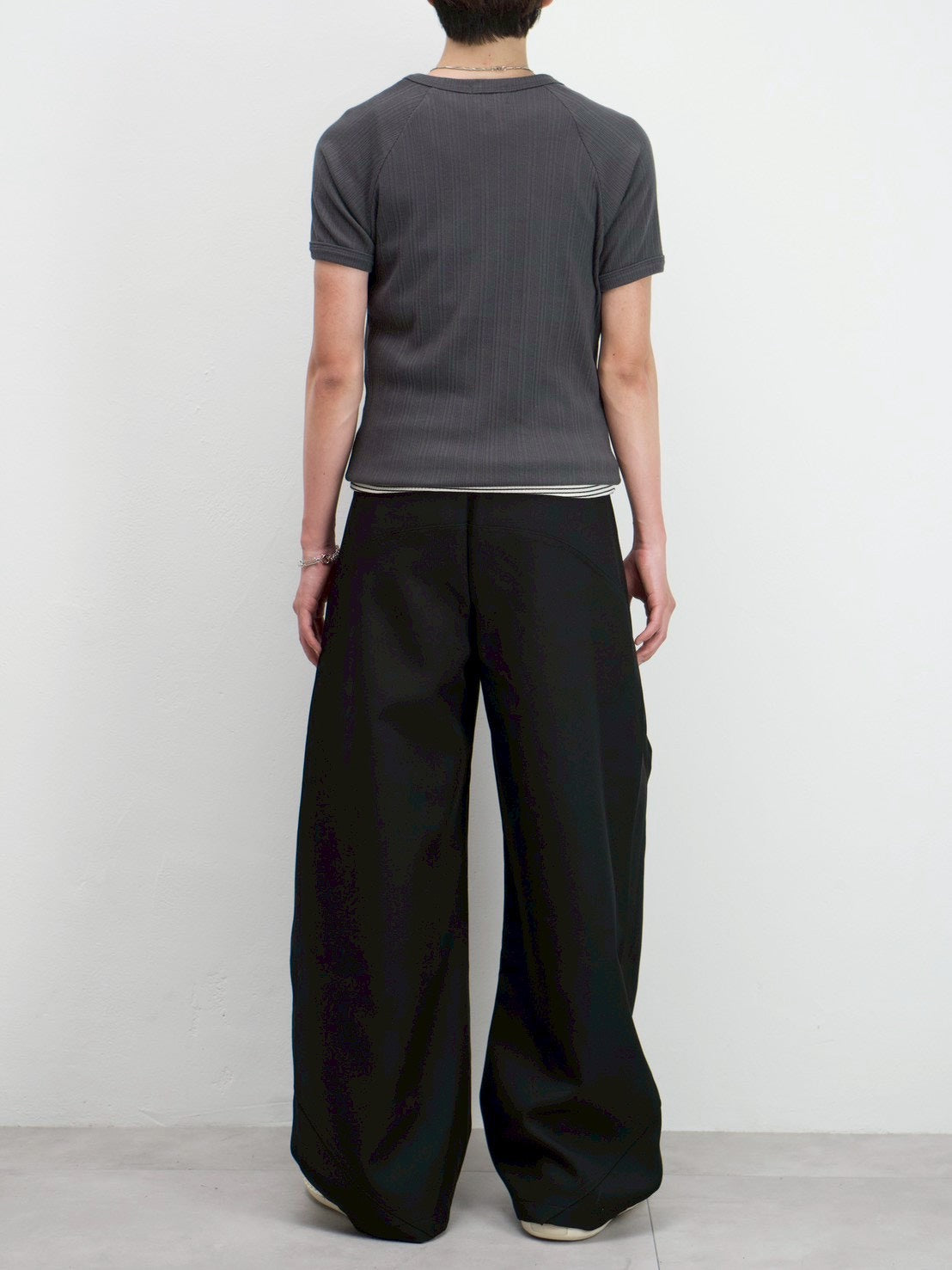 受注制【Chikashitsu +】side half zip t-shirt (4color)