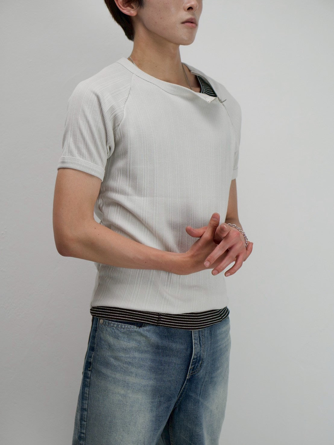 受注制【Chikashitsu +】side half zip t-shirt (4color)