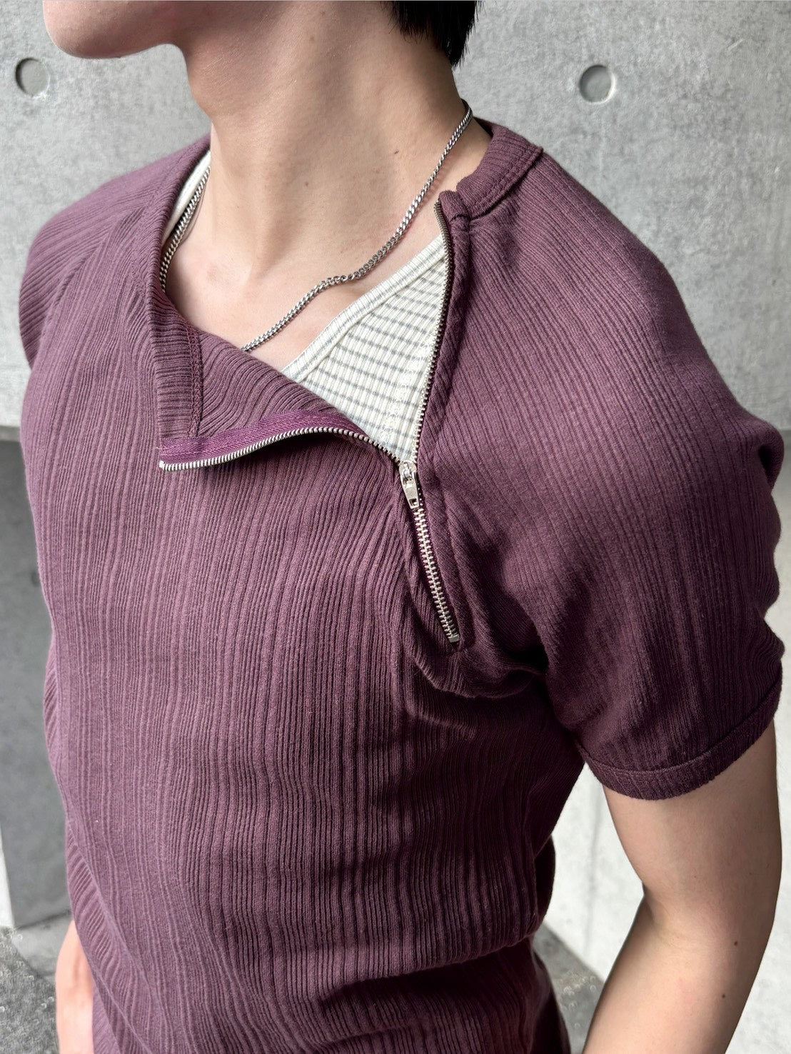 受注制【Chikashitsu +】side half zip t-shirt (4color)