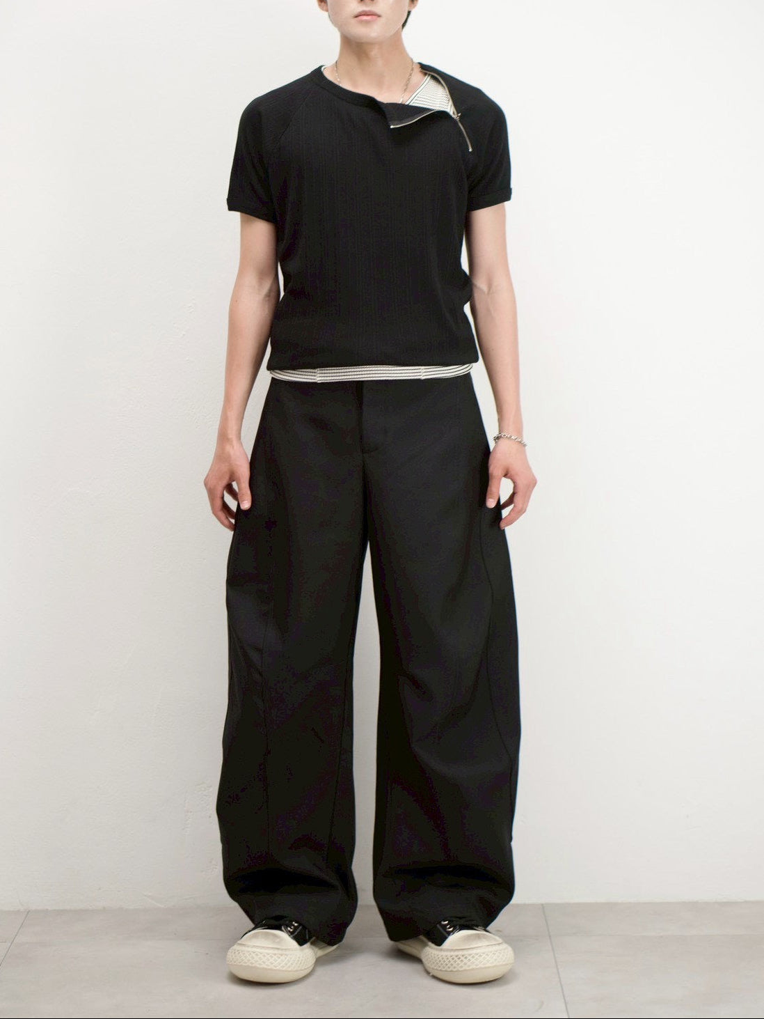 受注制【Chikashitsu +】side half zip t-shirt (4color)