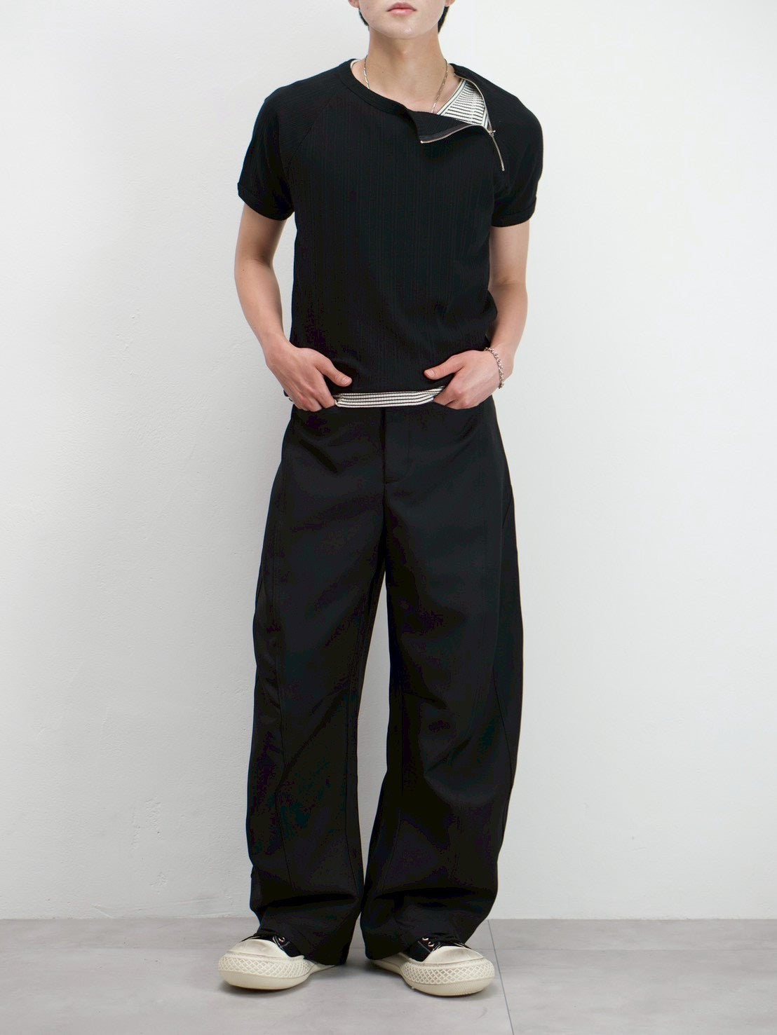 受注制【Chikashitsu +】side half zip t-shirt (4color)