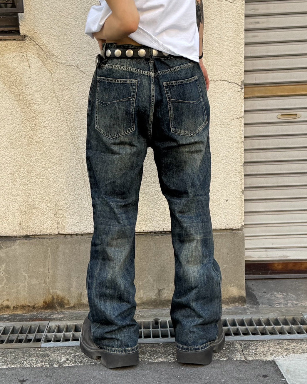 受注制【Chikashitsu +】oil wash semi flare denim pants
