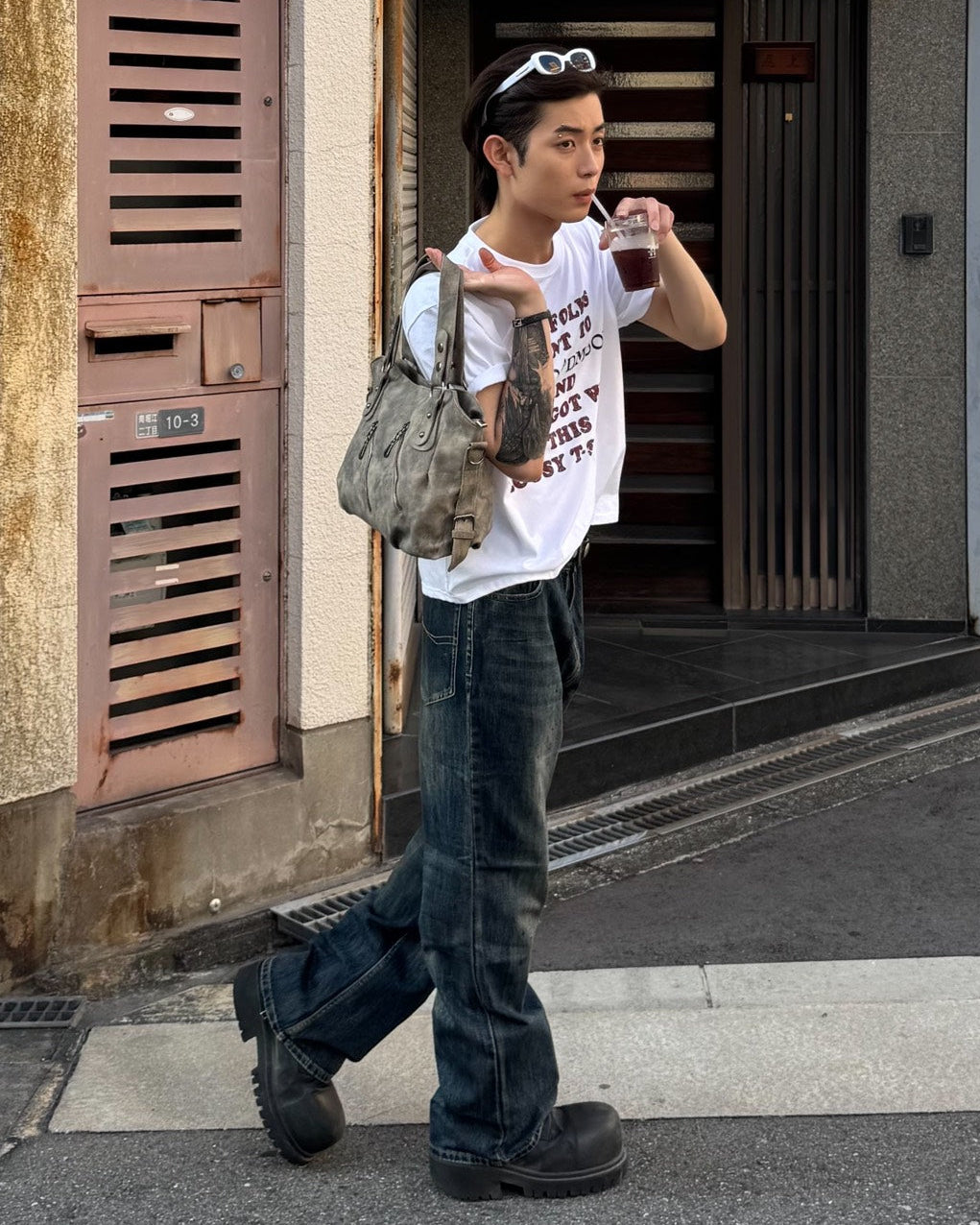 受注制【Chikashitsu +】oil wash semi flare denim pants