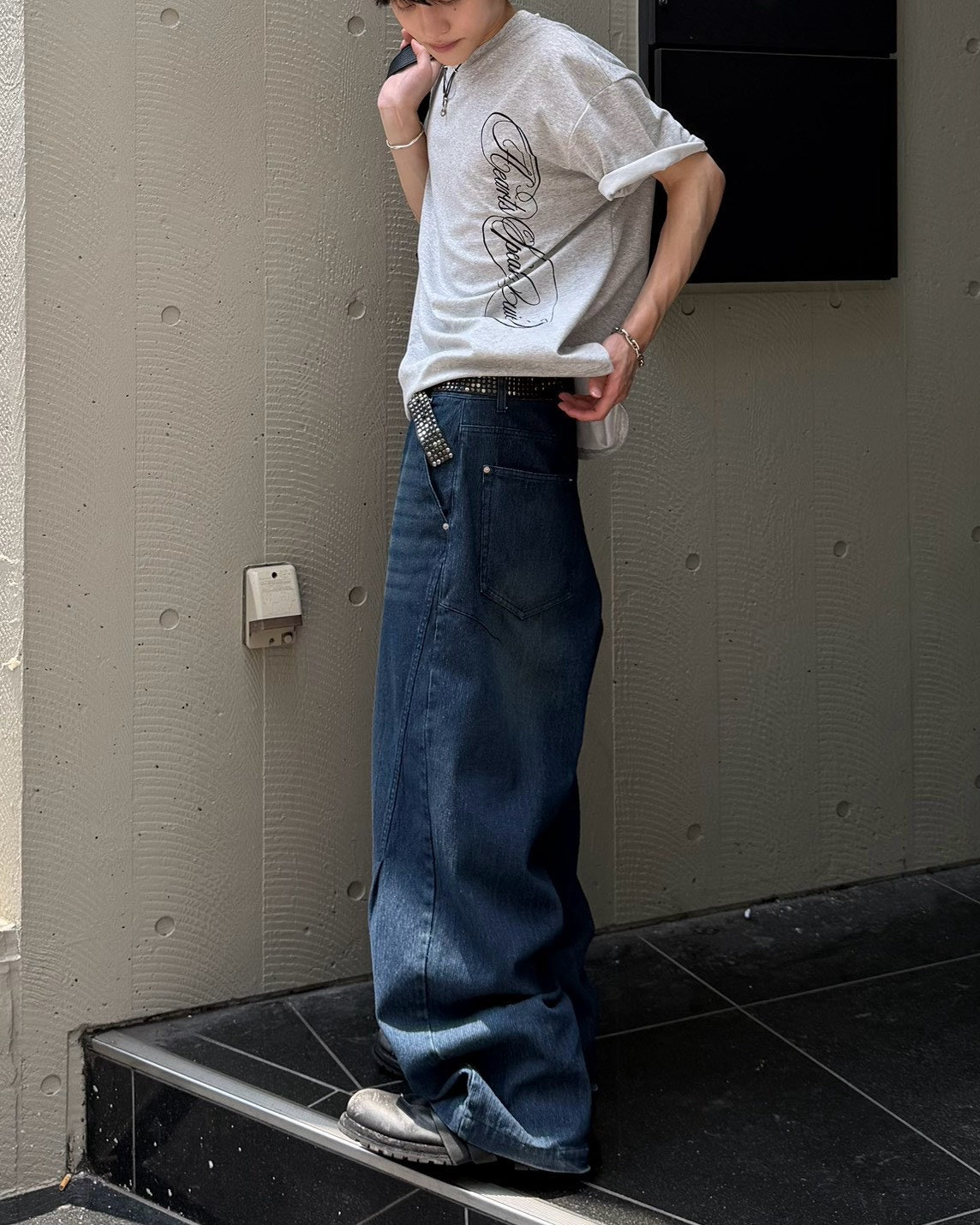 【Chikashitsu +】vertical script crop t-shirt (3color)