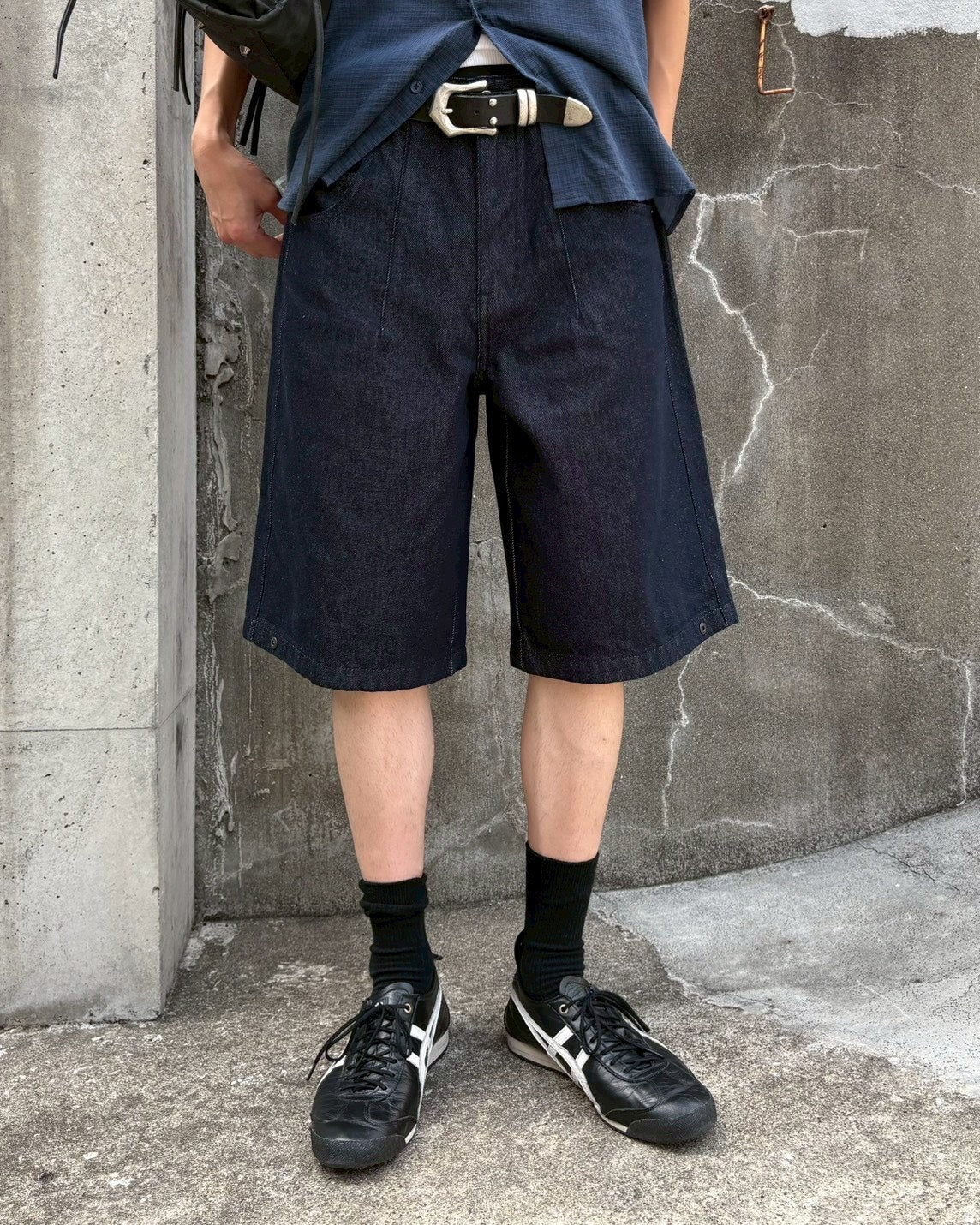 受注制【Chikashitsu +】snap bermuda denim pants (2color)