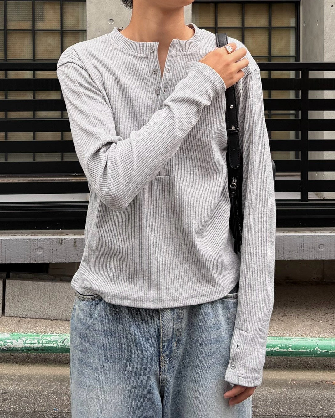 受注制【Chikashitsu +】slit henley neck slim t-shirt (3color)