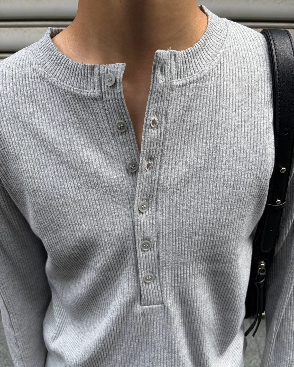 受注制【Chikashitsu +】slit henley neck slim t-shirt (3color)