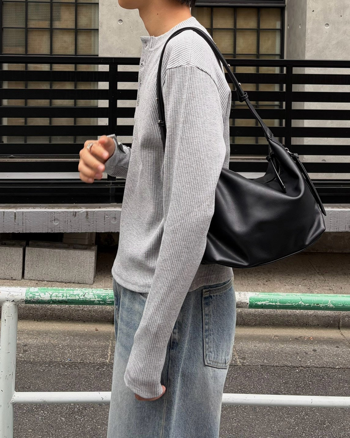 受注制【Chikashitsu +】slit henley neck slim t-shirt (3color)